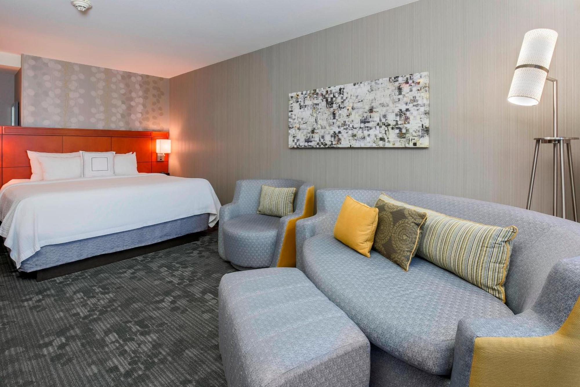 Courtyard Airport/liberty Station Hotel San Diego